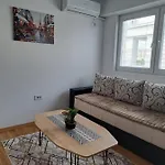 Urban Haven Apartment *