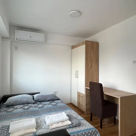 Urban Haven Apartment *